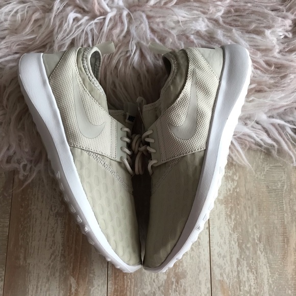 NWT Nike Juvenate light bone - Picture 2 of 8